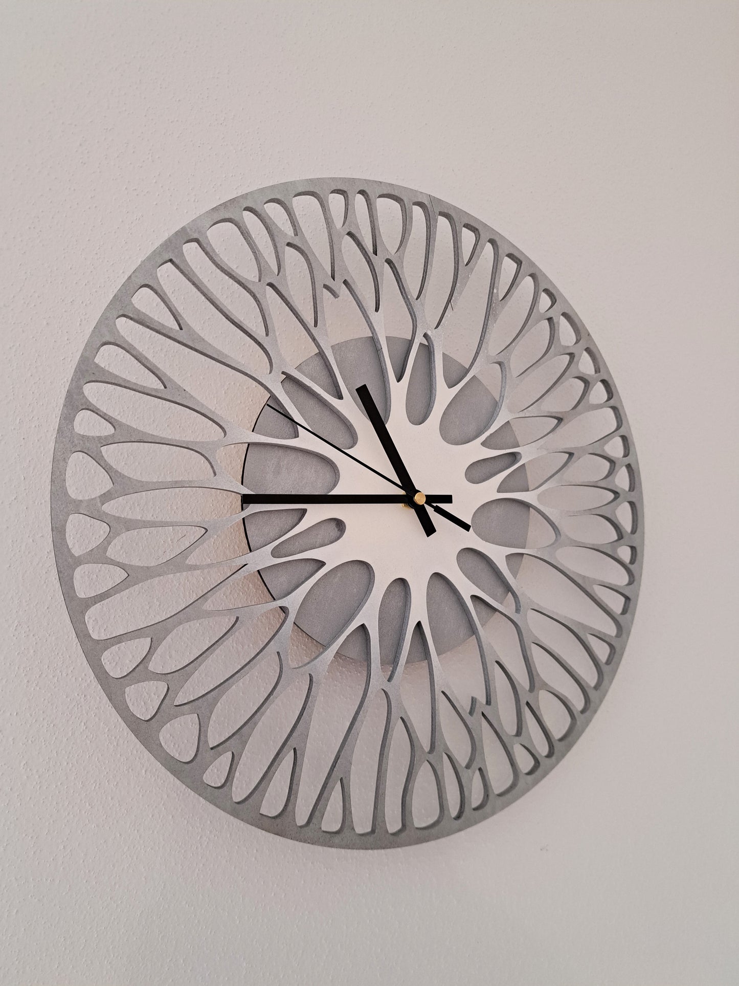 Wanduhr im edlen und modernen Design