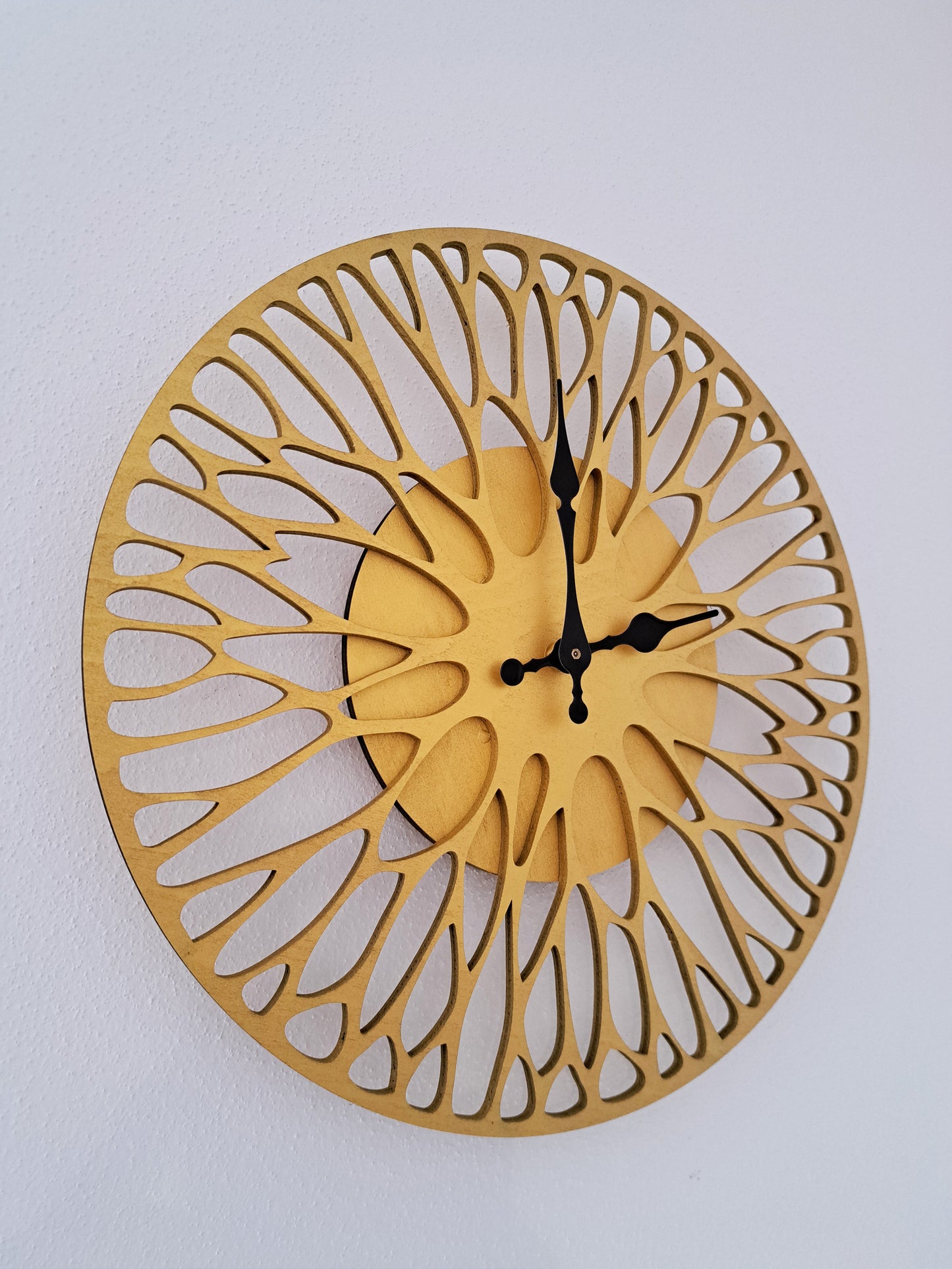 Wanduhr im edlen und modernen Design