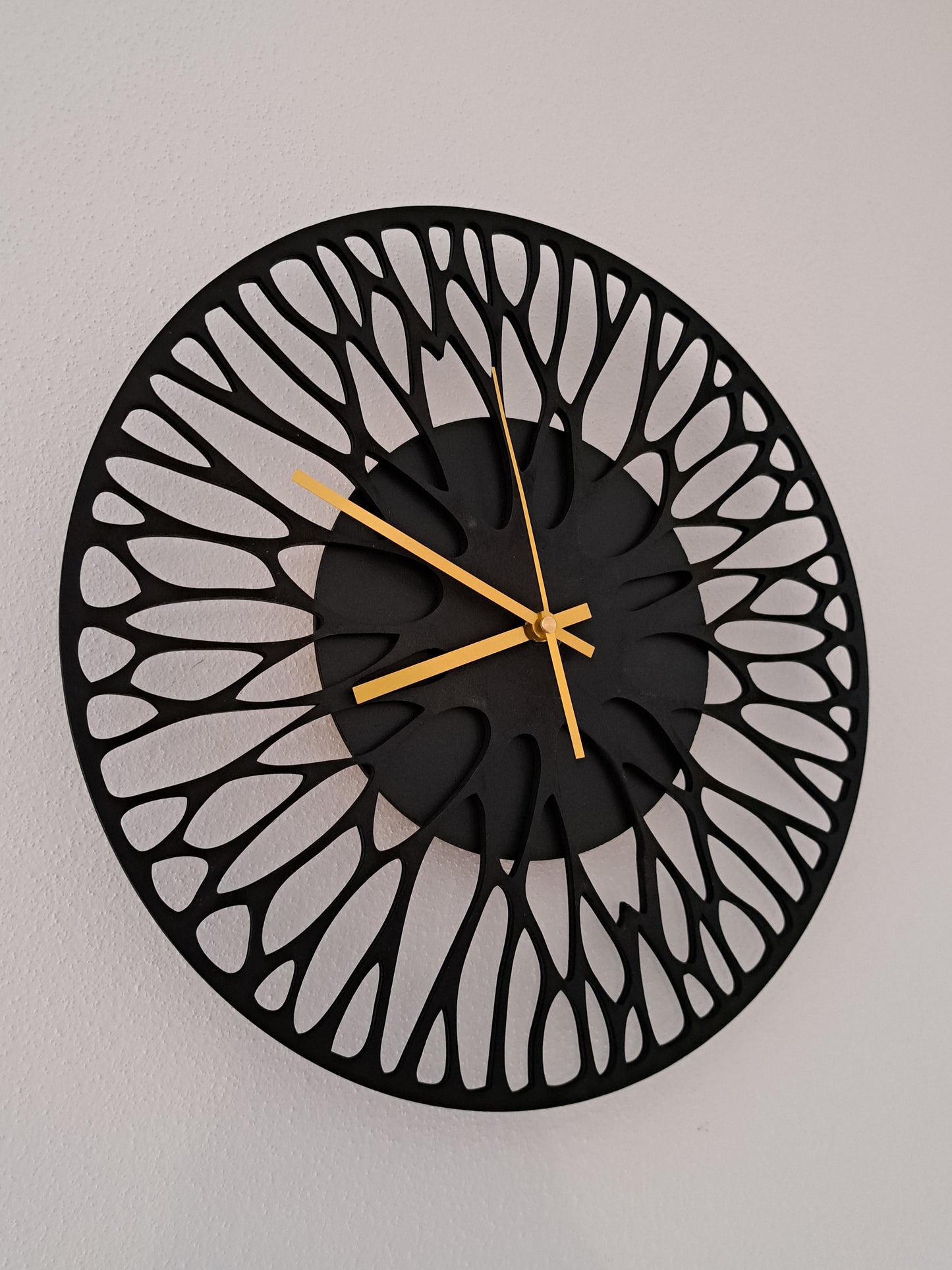 Wanduhr im edlen und modernen Design