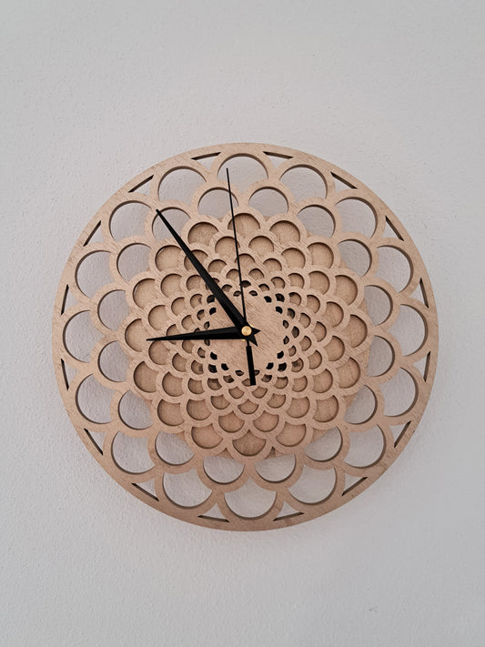 Wanduhr im edlen und modernen Design