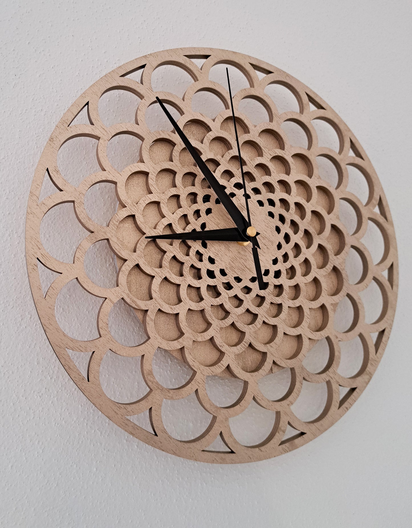 Wanduhr im edlen und modernen Design