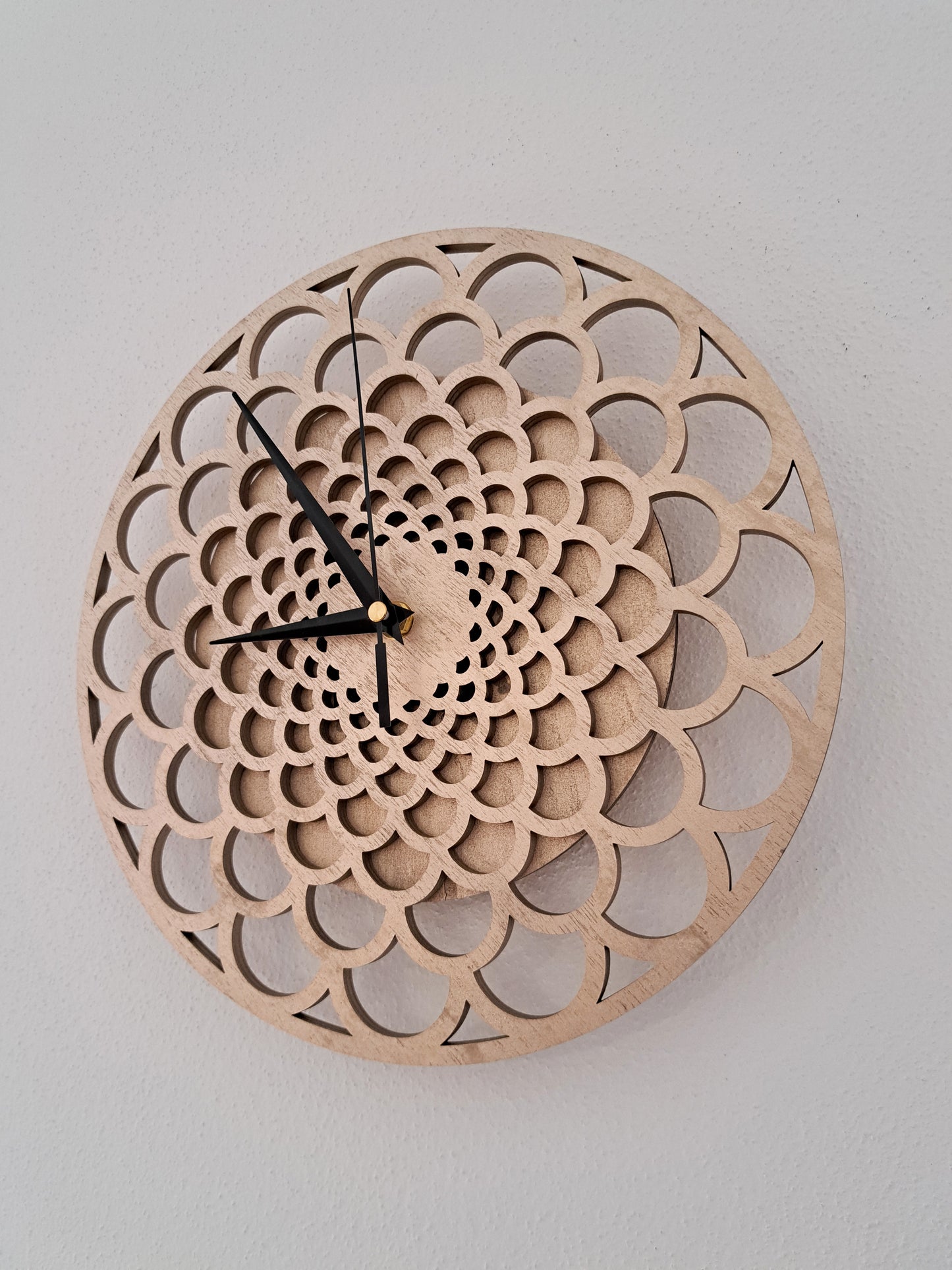 Wanduhr im edlen und modernen Design